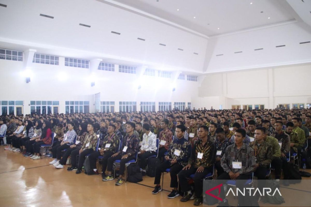 646 lulusan Bintara Polda Kalbar diberangkatkan ke pusat pendidikan