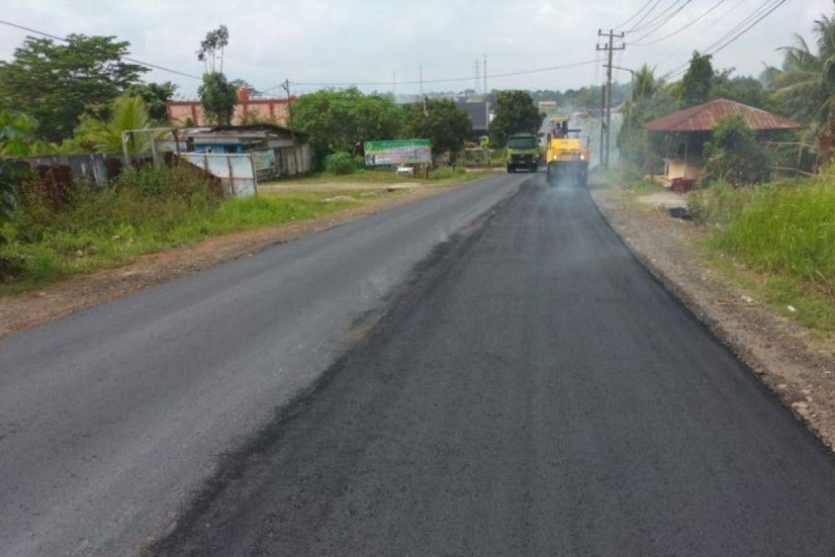 Kementerian PUPR manfaatkan aspal Buton untuk perbaikan jalan di Bengkulu