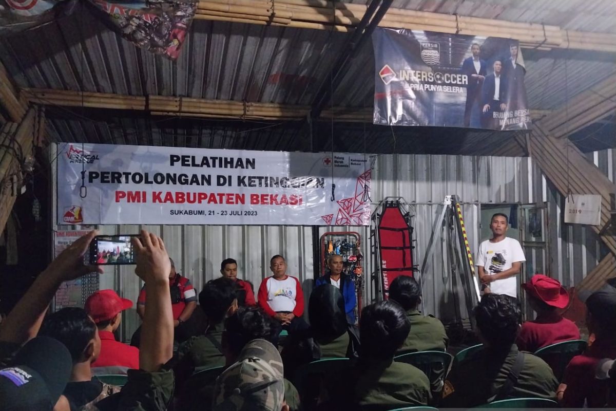 Tingkatkan kapasitas personel PMI Jabar latihan penyelamatan di ketinggian