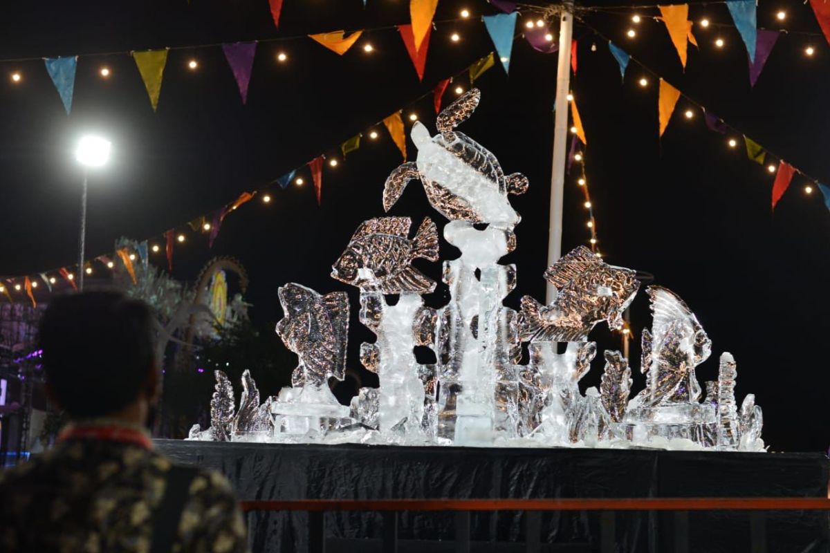 Pesona Ice Carving di AstraPay Amrta Segara Sanur Village Festival