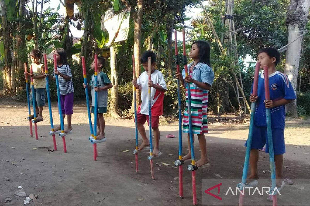 Membumikan kembali permainan tradisional anak-anak