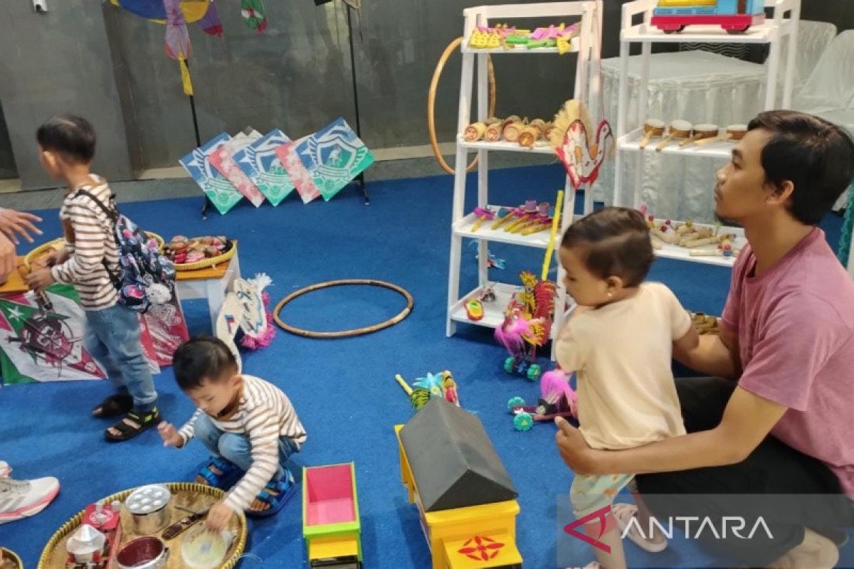 Hari Anak Nasional, KAI selenggarakan pameran mainan tradisional