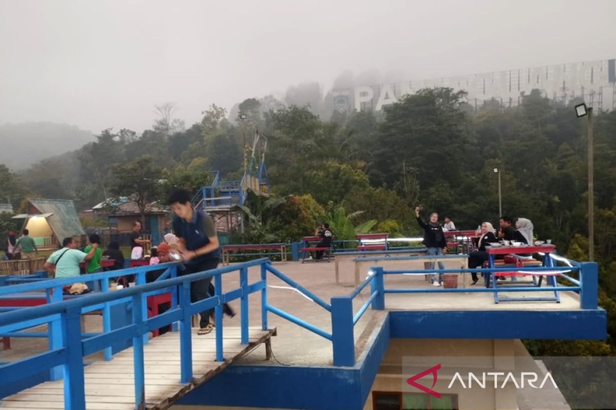 Saung Biru, destinasi wisata alam di Gunung Karang Pandeglang