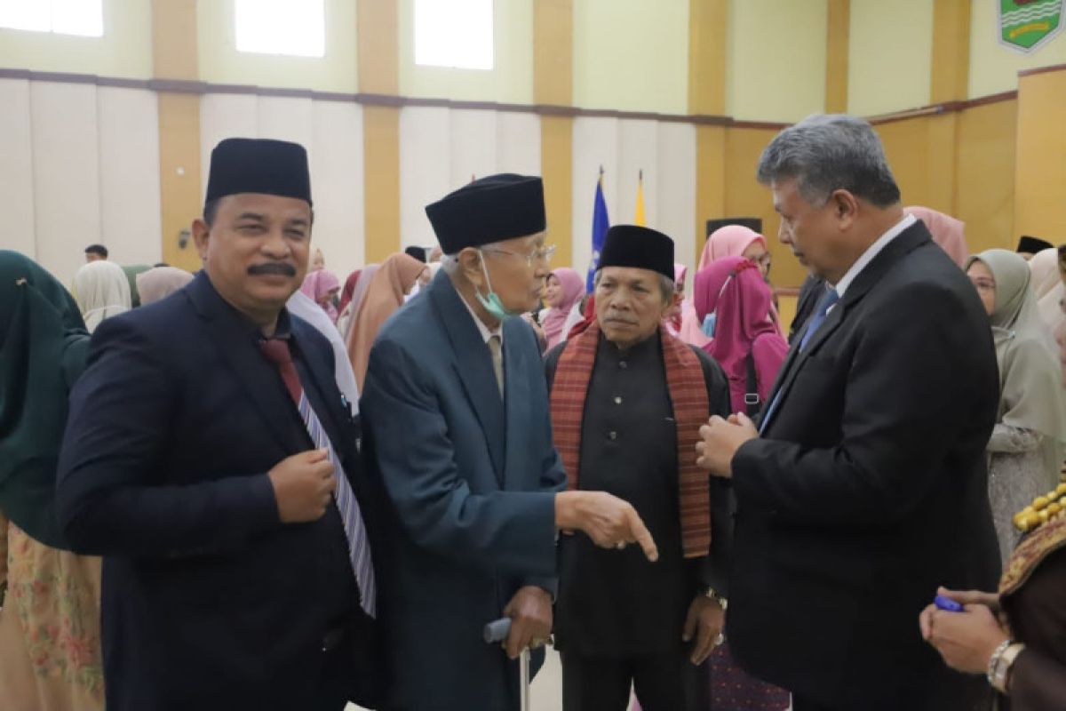 Wako Zul Elfian Umar hadiri pelantikan rektor UMMY Solok