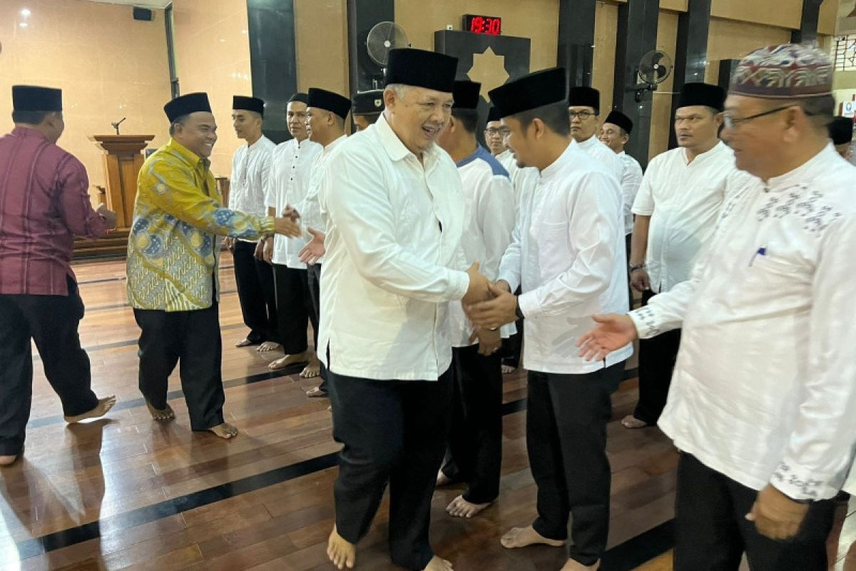 Wawako Solok dikukuhkan sebagai Ketum BP Masjid Agung Al-Muhsinin Periode 2022- 2025