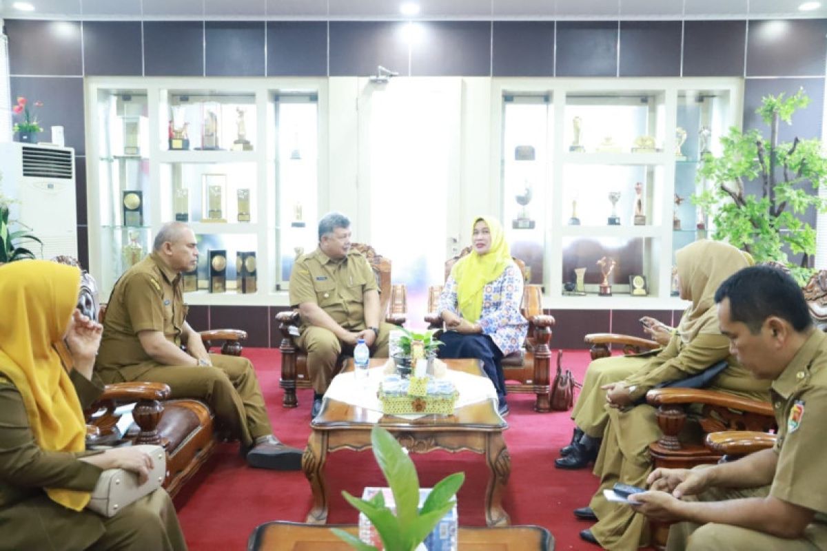 Terima kunjungan kanwil BKKBN Sumbar, Wako Solok siap bersinergi turunkan angka stunting