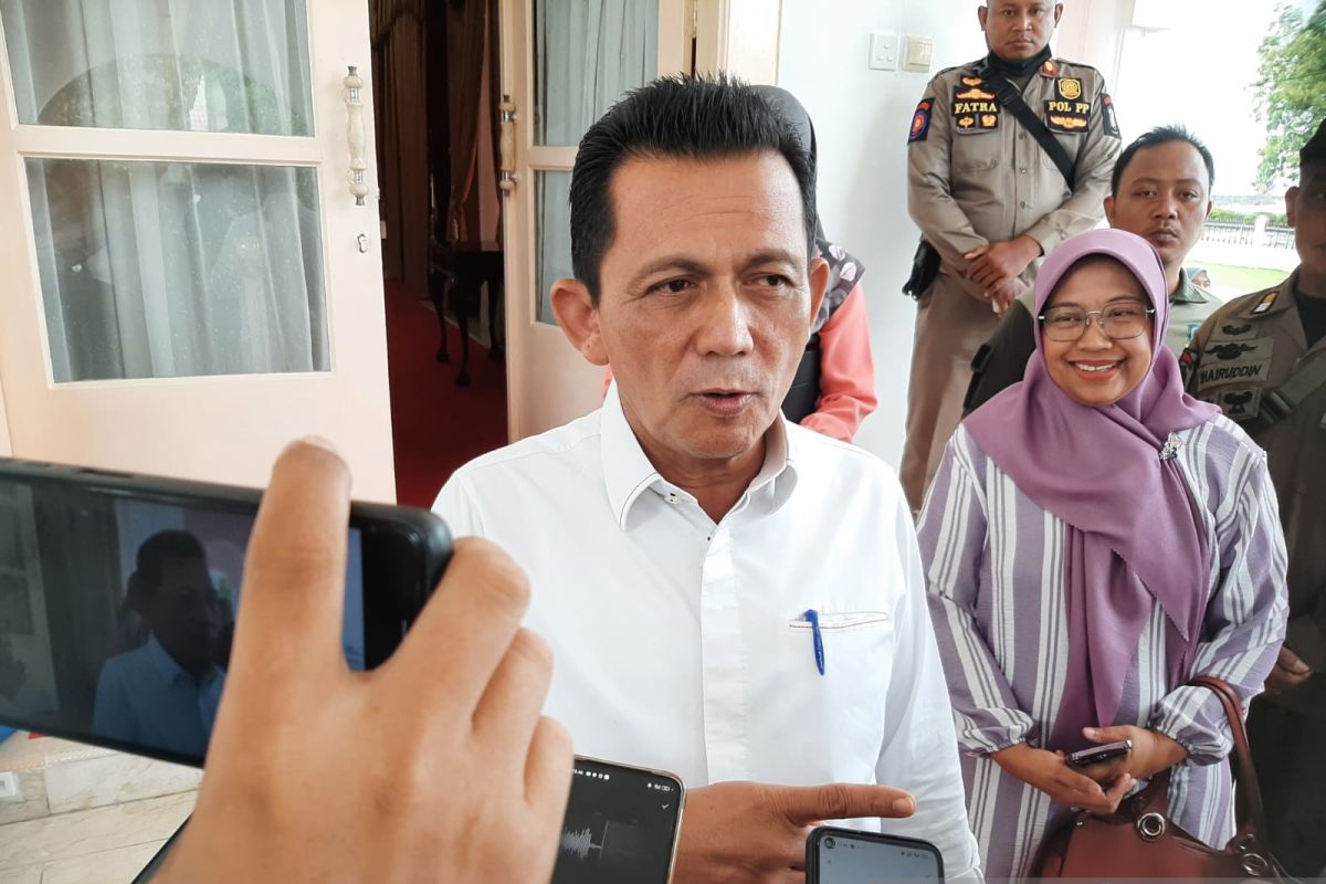 Gubernur Ansar minta Pelindo tunda kenaikan tarif pas pelabuhan SBP