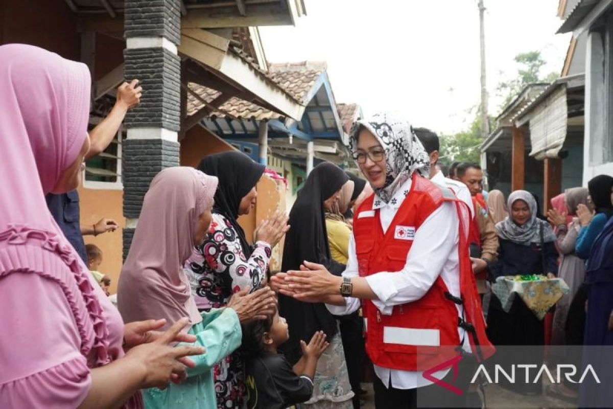 Airin tinjau rumah hasil donasi warga Tangsel di Kota Serang