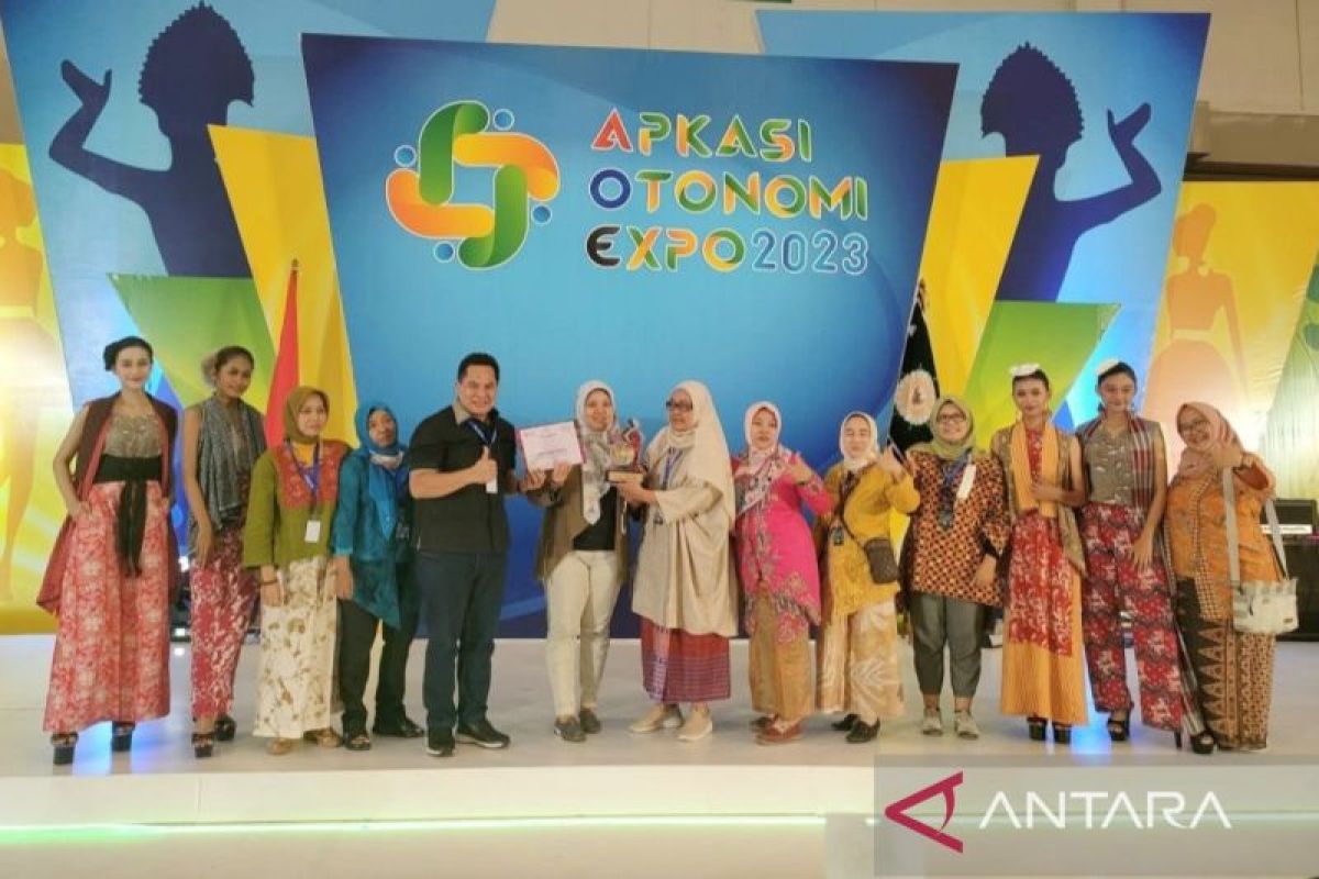 Pemkab Bogor raih peringkat satu "fashion show" Apkasi Expo 2023
