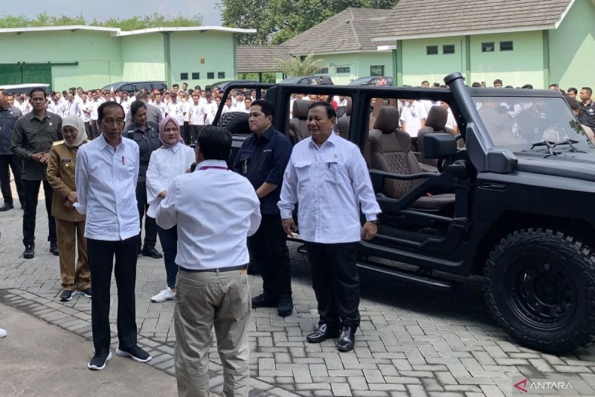 Jokowi sebut pemindahan PT Pindad dilakukan bertahap