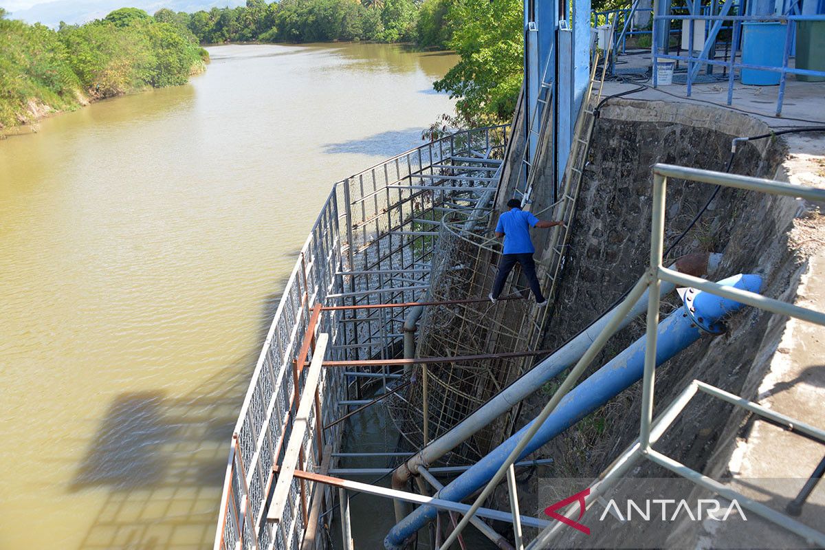 FOTO - Perusahaan Air Minum Tirta Daroy terkendala air baku