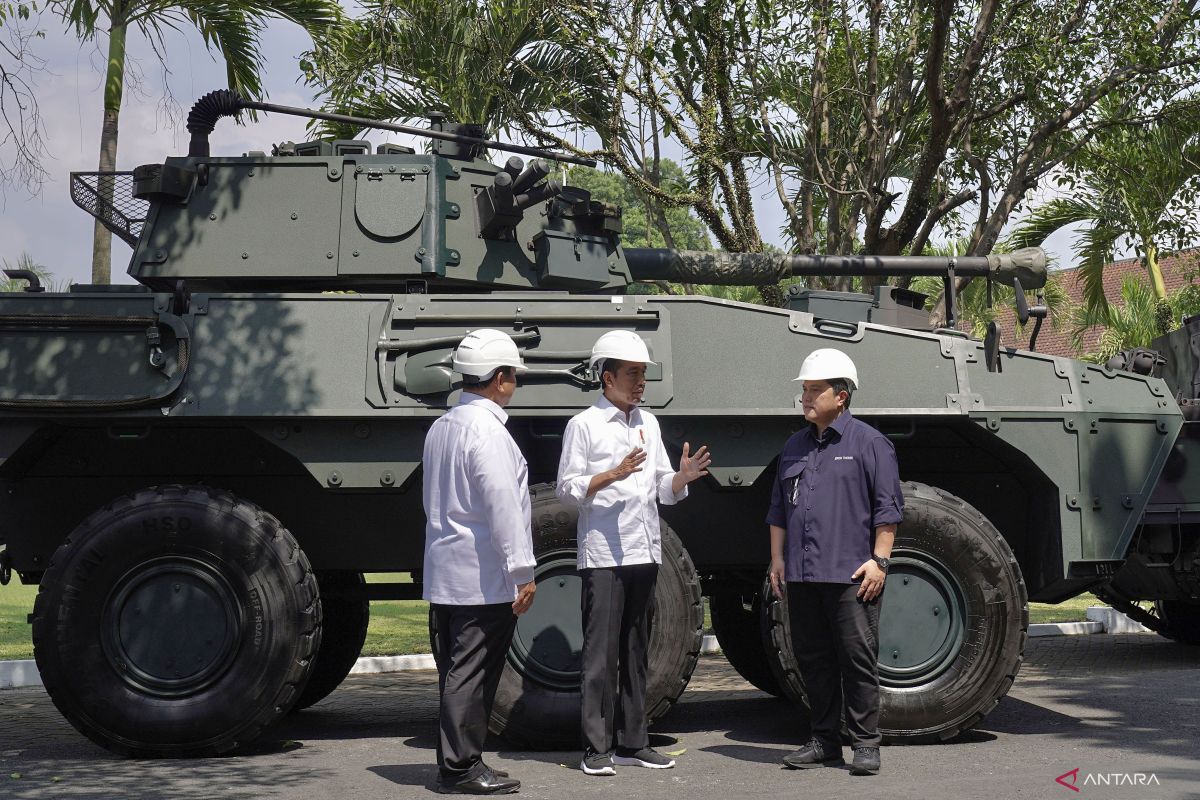 Presiden Jokowi minta industri pertahanan dalam negeri dikembangkan