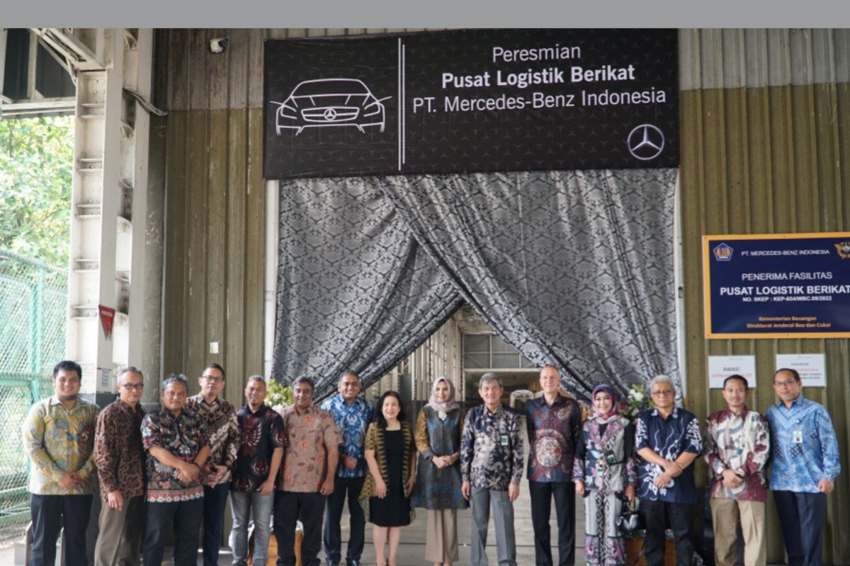 Bea Cukai Hadiri Peresmian Fasilitas Pusat Logistik Berikat PT Mercedes-Benz