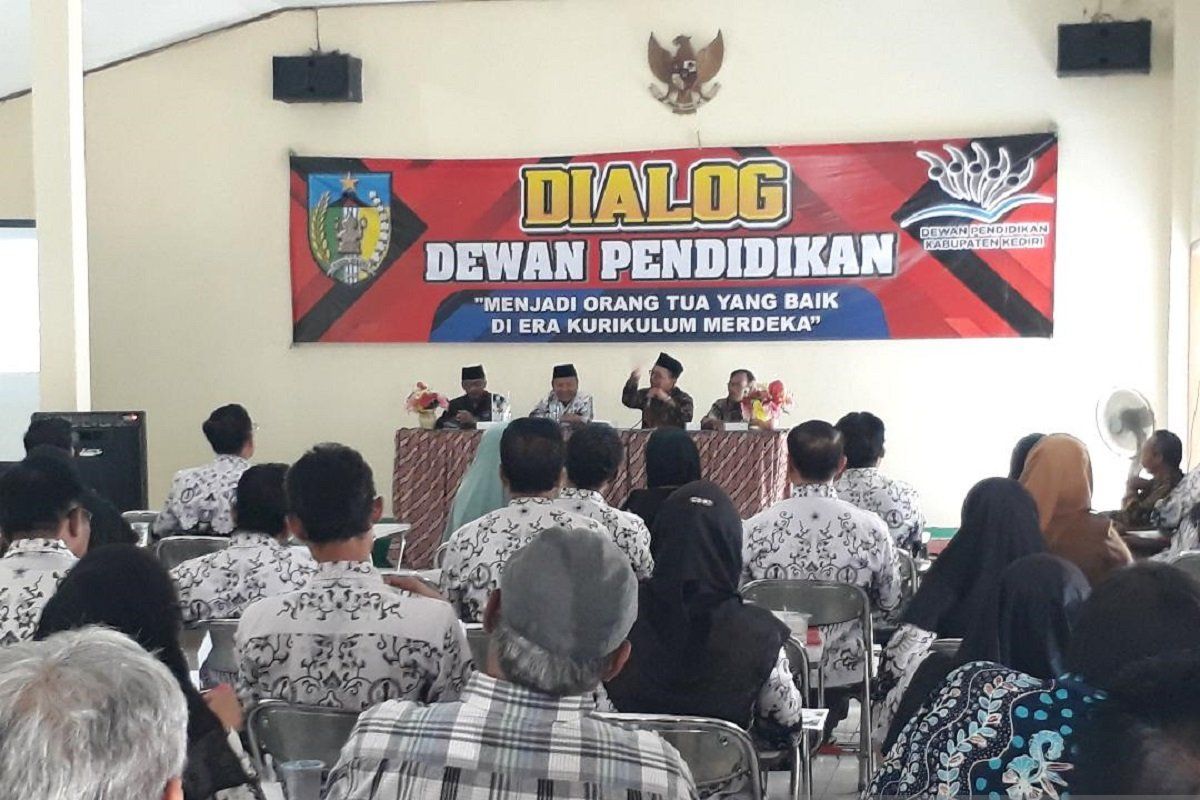 Dispendik Kabupaten Kediri gandeng Dewan Pendidikan edukasi 