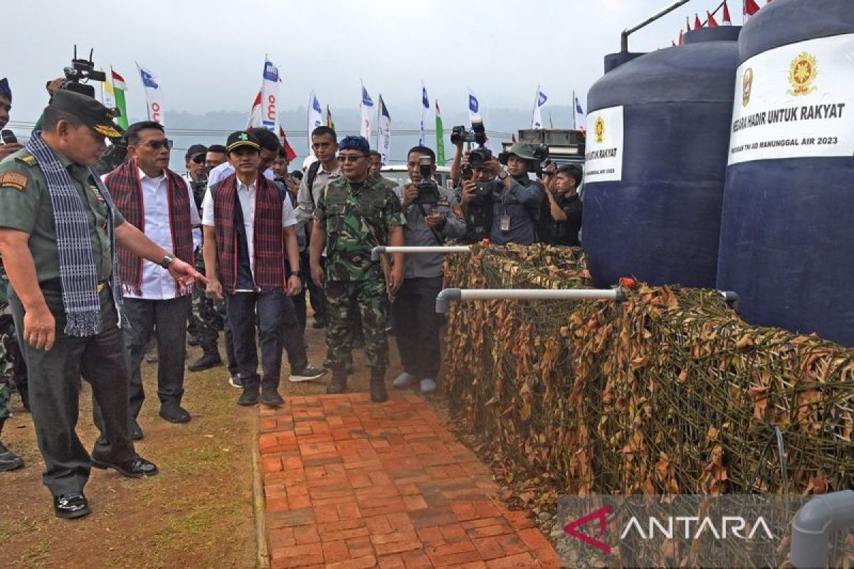 Manunggal TNI AD: Mengalirkan air bersih, meretas tengkes di Lebak Banten