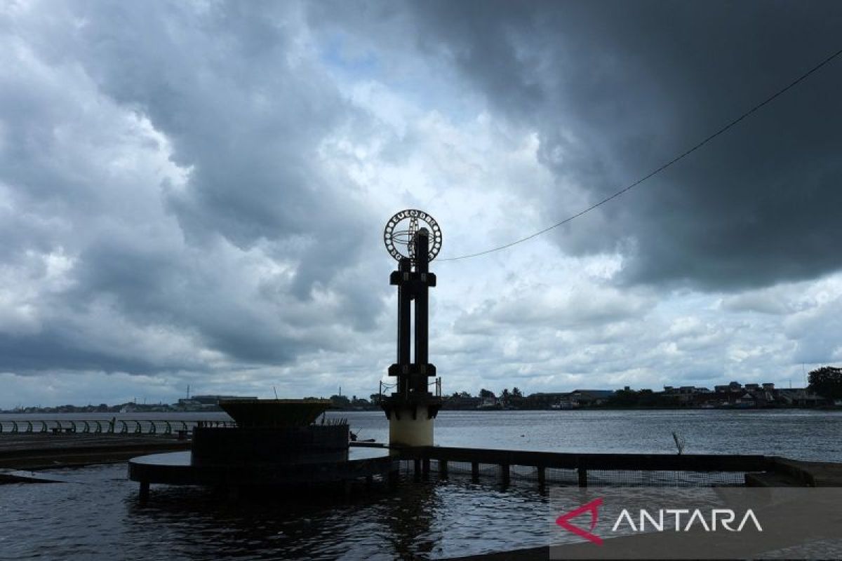 BMKG prakirakan hujan ringan hingga berawan dominasi cuaca Indonesia
