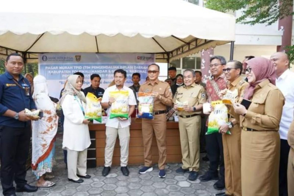 Pemprov Sulbar gelar pasar murah cegah inflasi