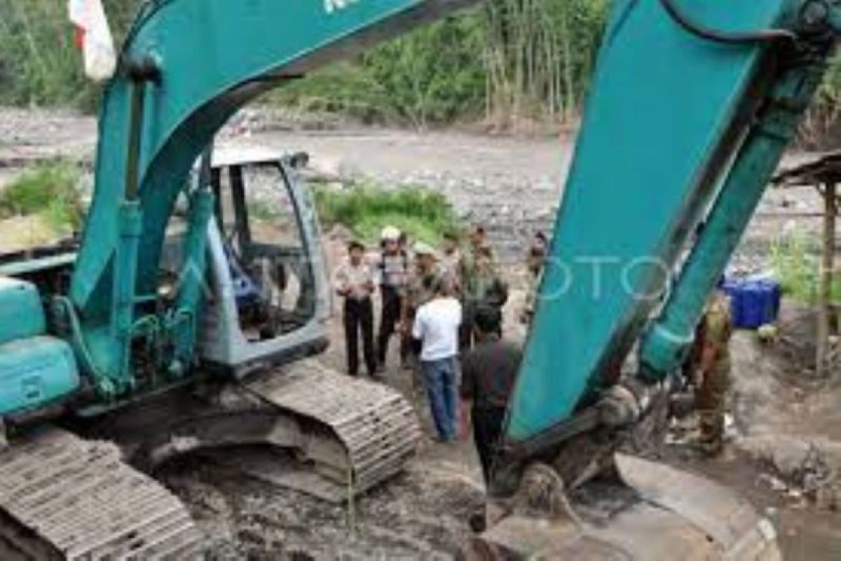 Pemilik alat berat perambah hutan mangkir dipanggil DLHK Riau