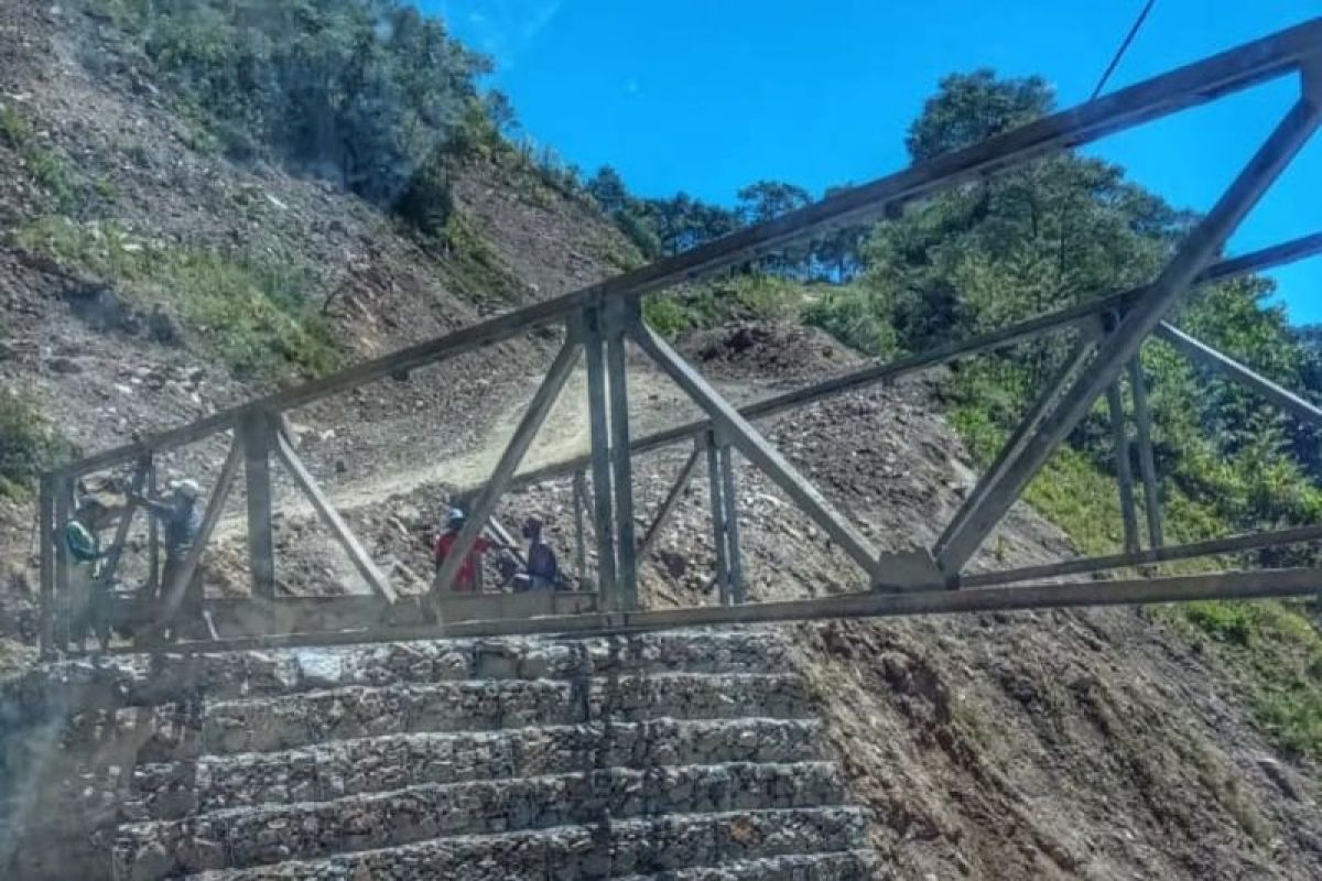 PUPR Papua Barat percepat pengerjaan jembatan putus akibat banjir