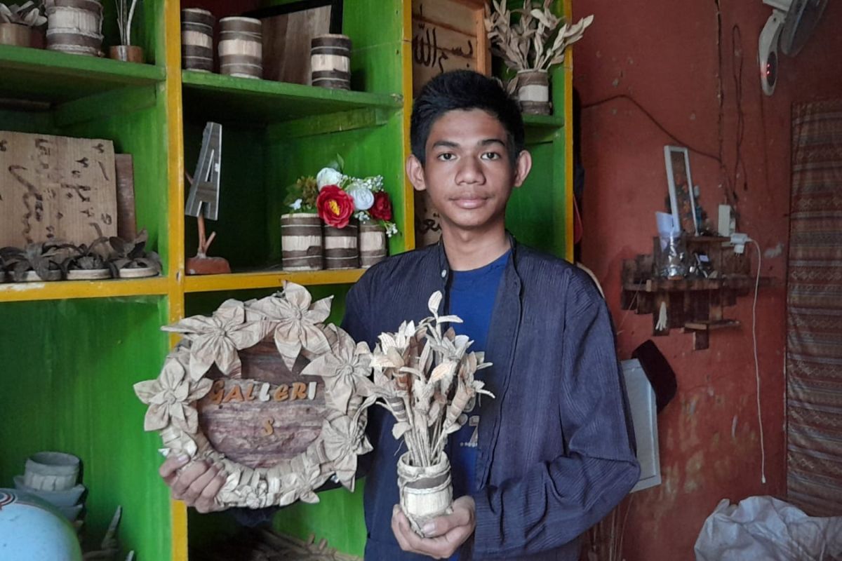 Pemuda asal Serang manfaatkan limbah pelepah pisang jadi potensi ekonomi