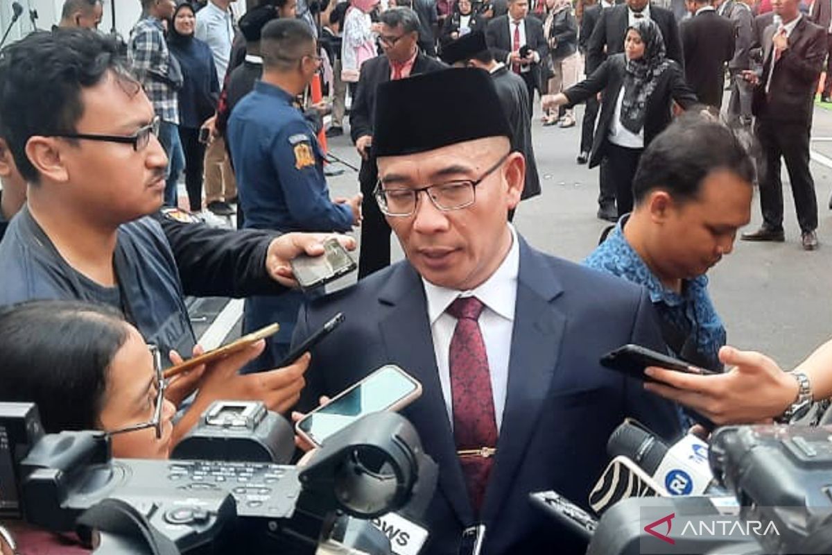 Ketua KPU RI Hasyim Asy'ari lantik anggota KPU di 25 kabupaten/kota se-Indonesia
