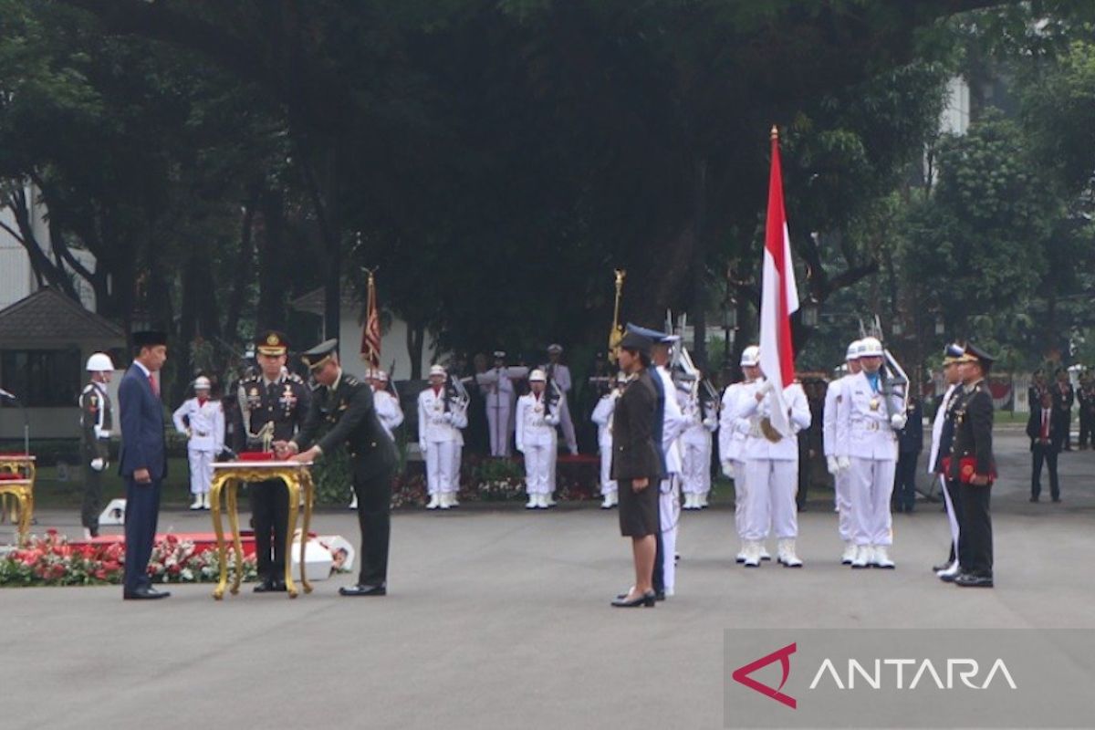 Presiden Jokowi minta perwira muda TNI-Polri selalu terdepan bantu masyarakat
