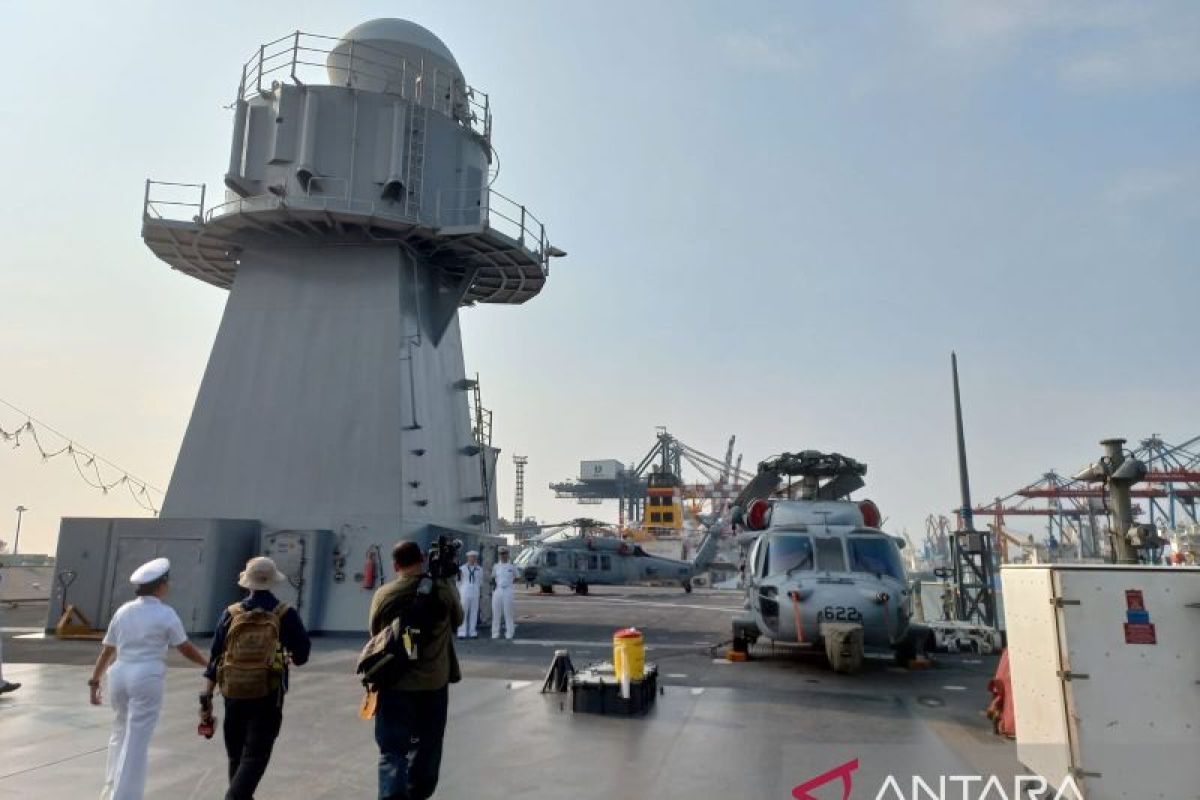 Kunjungan kapal armada-7 USS Blue Ridge ke Indonesia untuk perkuat hubungan