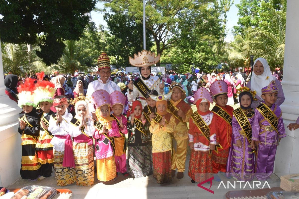 Pakaian adat nusantara warnai peringatan HAN Kabupaten Gorontalo