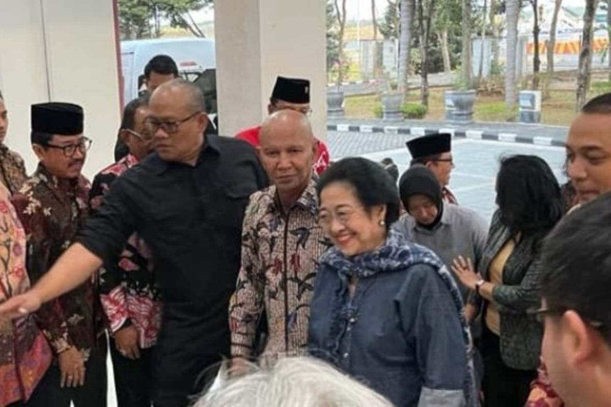 Megawati Soekarnoputri resmikan Kebun Raya Mangrove di Surabaya