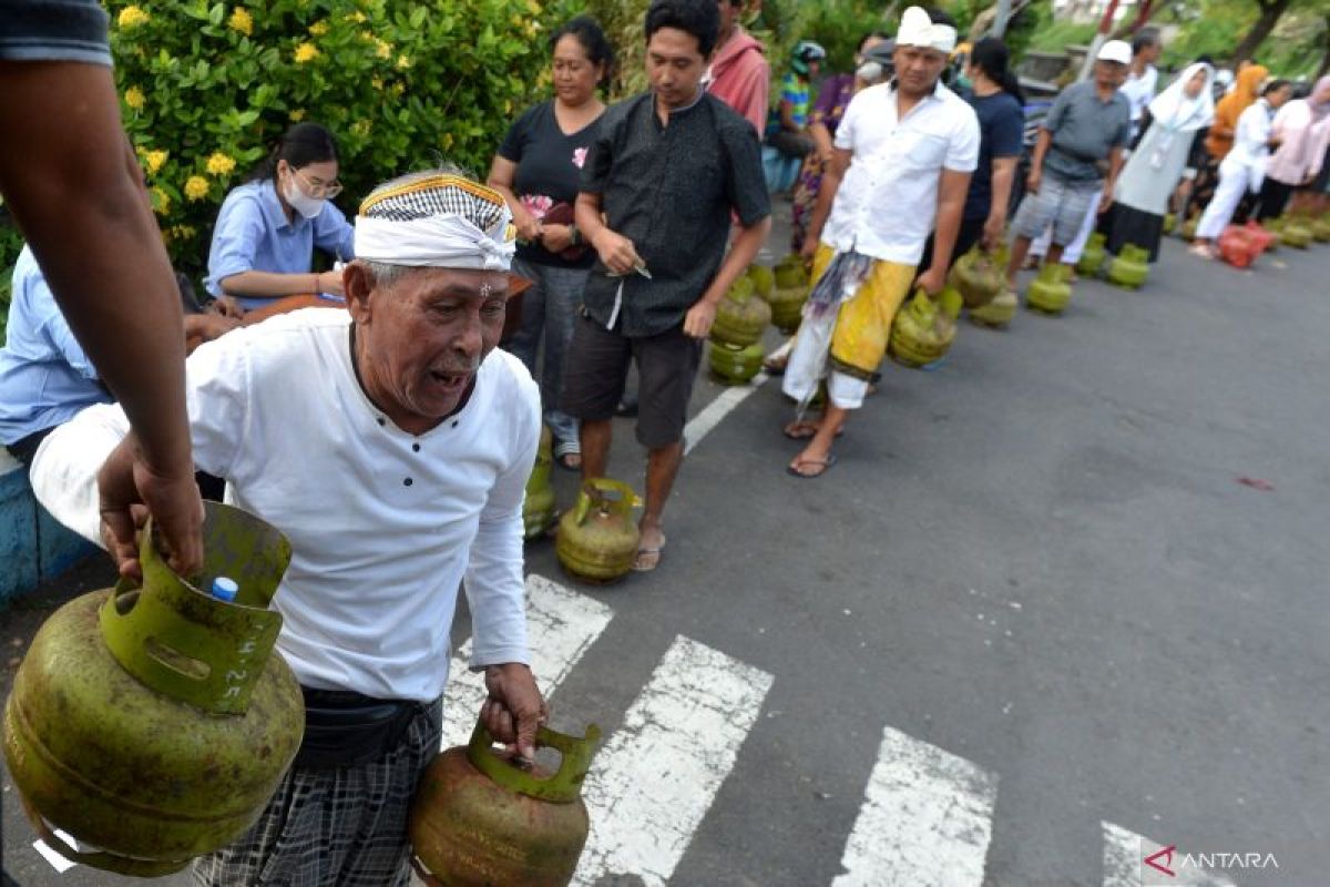 Kelangkaan elpiji 3 kg di Bali diduga karena Galungan