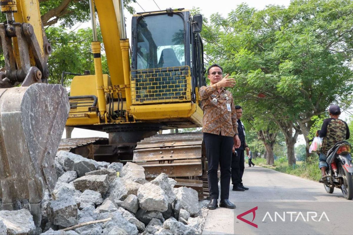 Pemkab Bekasi perbaiki infrastruktur jalan di Kecamatan Cabangbungin