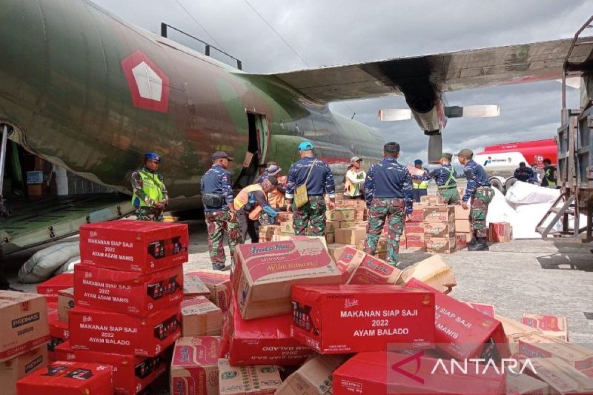 Kapendam: Bansos Panglima TNI telah distribusikan ke Distrik Sinak