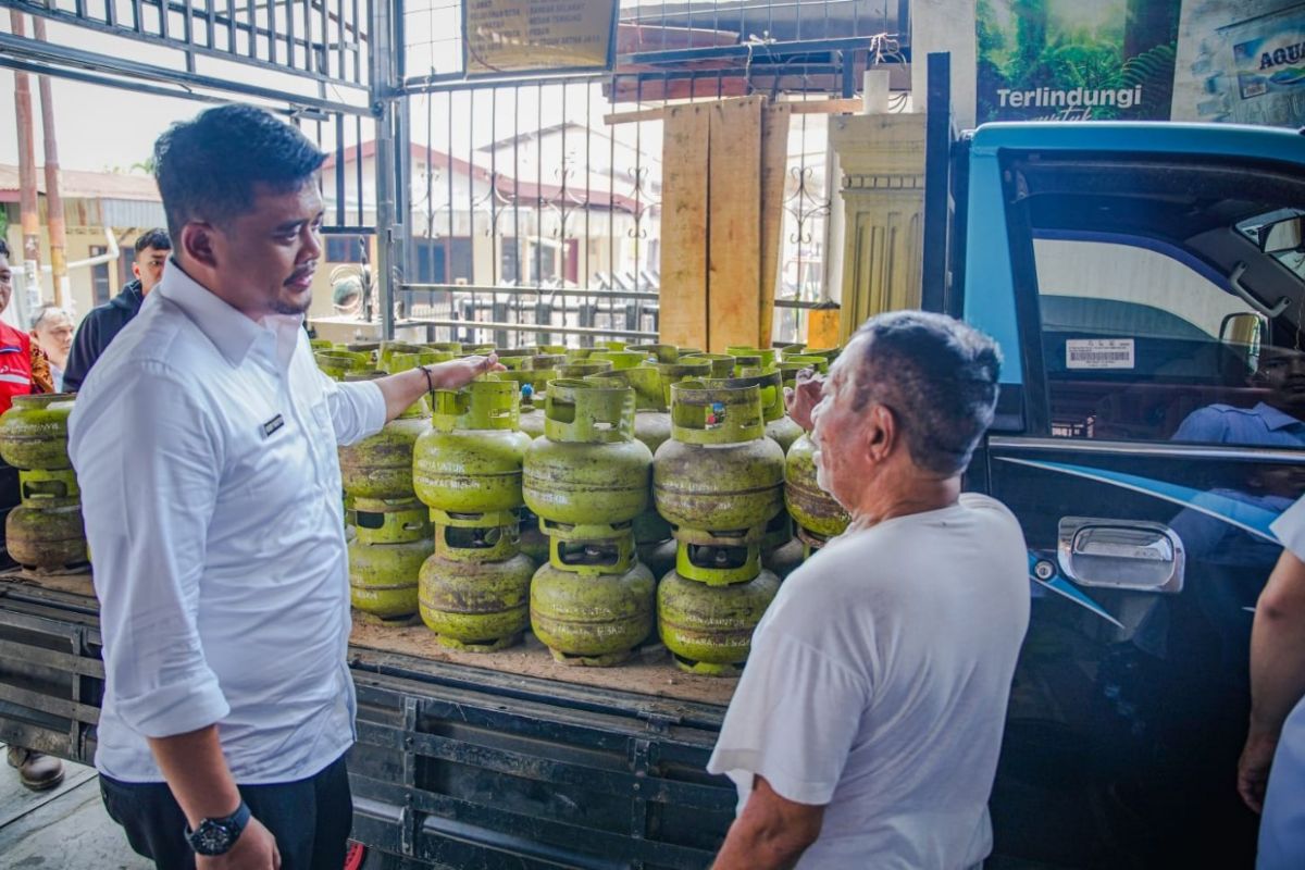 Dikeluhkan langka oleh warga,  Bobby sidak pangkalan gas elpiji 3 kg