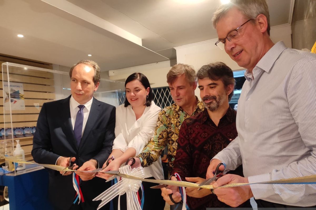 Kedubes empat negara resmikan pameran seni Ukraina di Jakarta