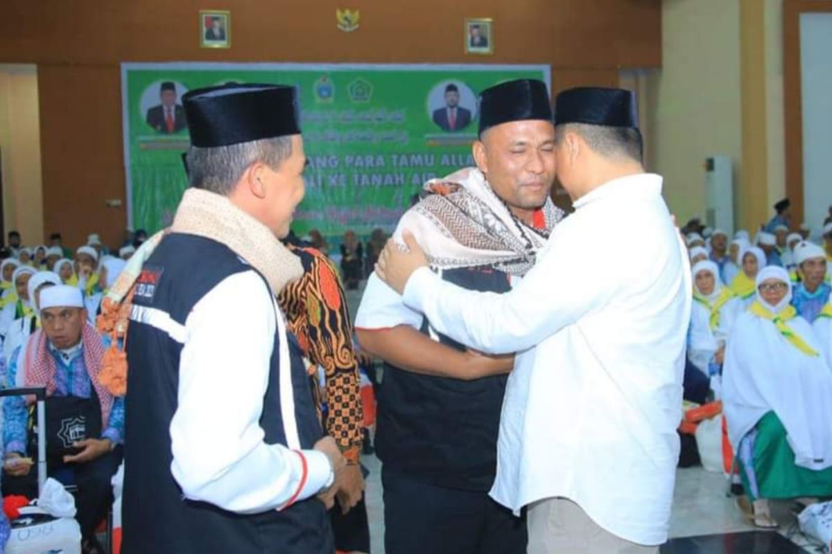 Bupati sambut jamaah haji asal Labura