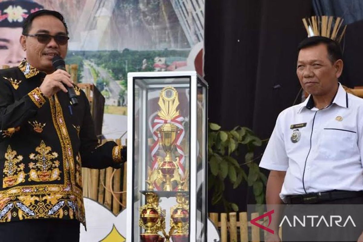 Tasik Payawan juara umum Festival Budaya Penyang Hinje Simpei Katingan