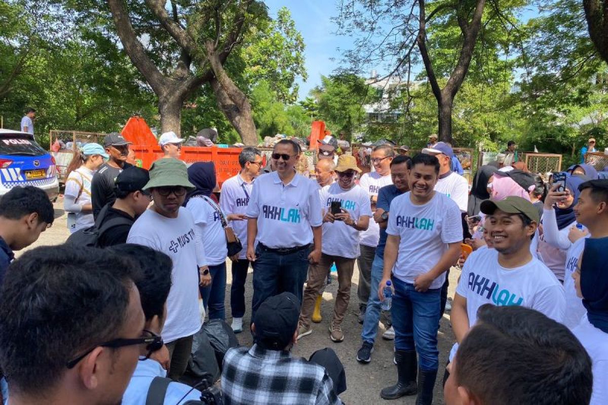 Pegadaian Kanwil 1 Medan gandeng milenial BUMN dalam aksi bersih-bersih