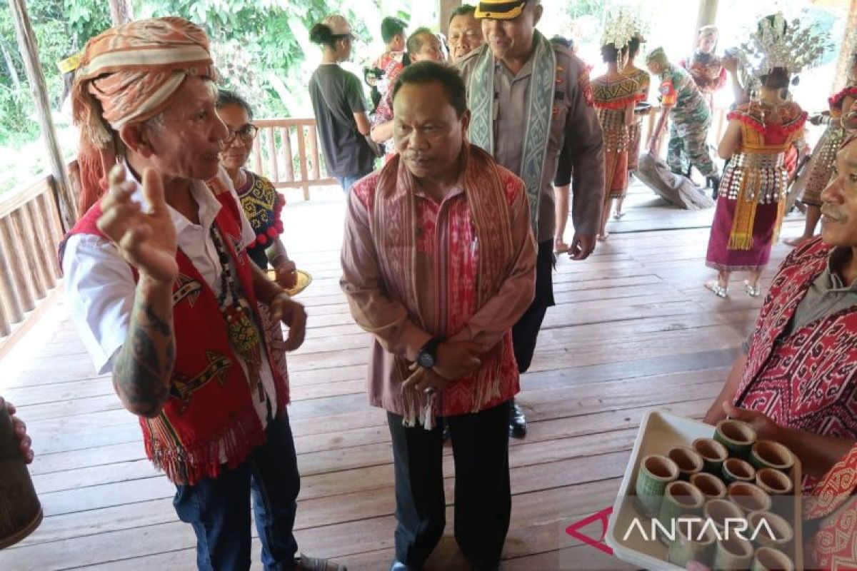 Kapuas Hulu kembangkan wisata lintas batas negara