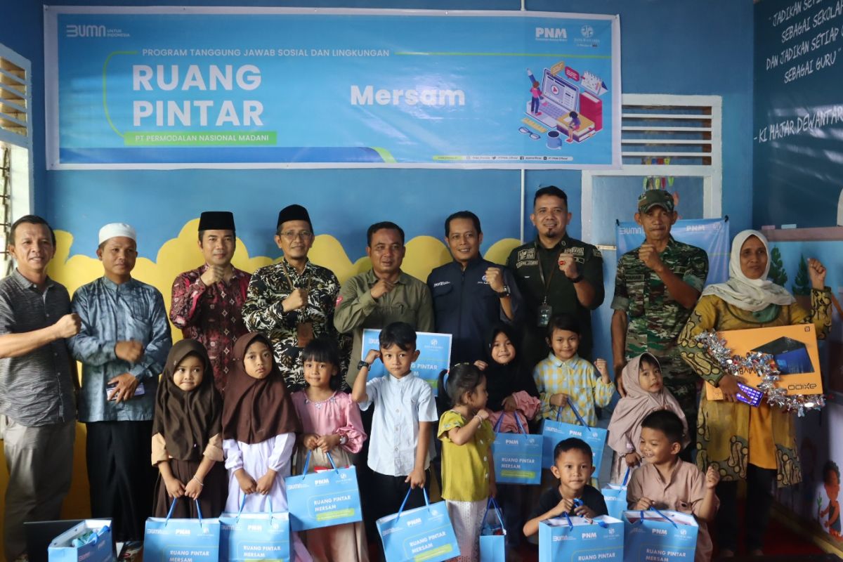 PNM Cabang Jambi salurkan bantuan sarana belajar di Ruang Pintar Mersam