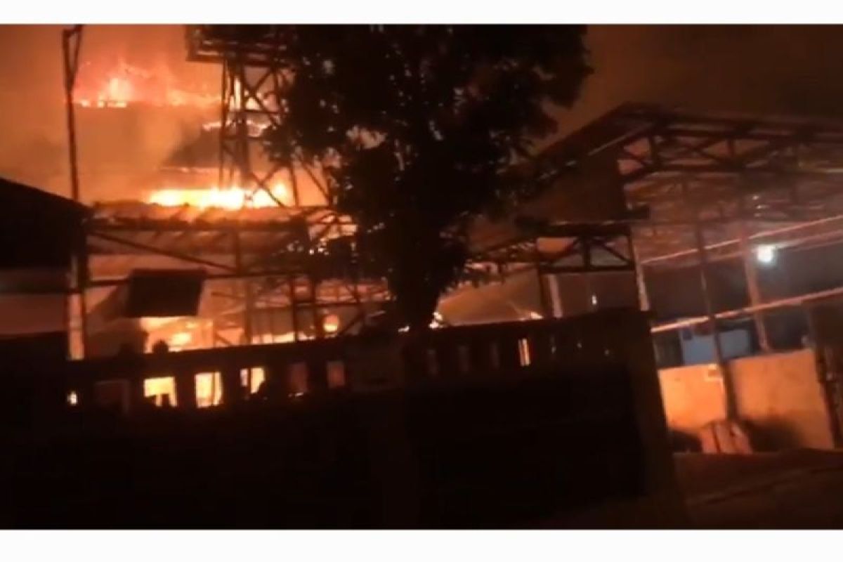 Gudang farmasi di Semarang dilanda  kebakaran
