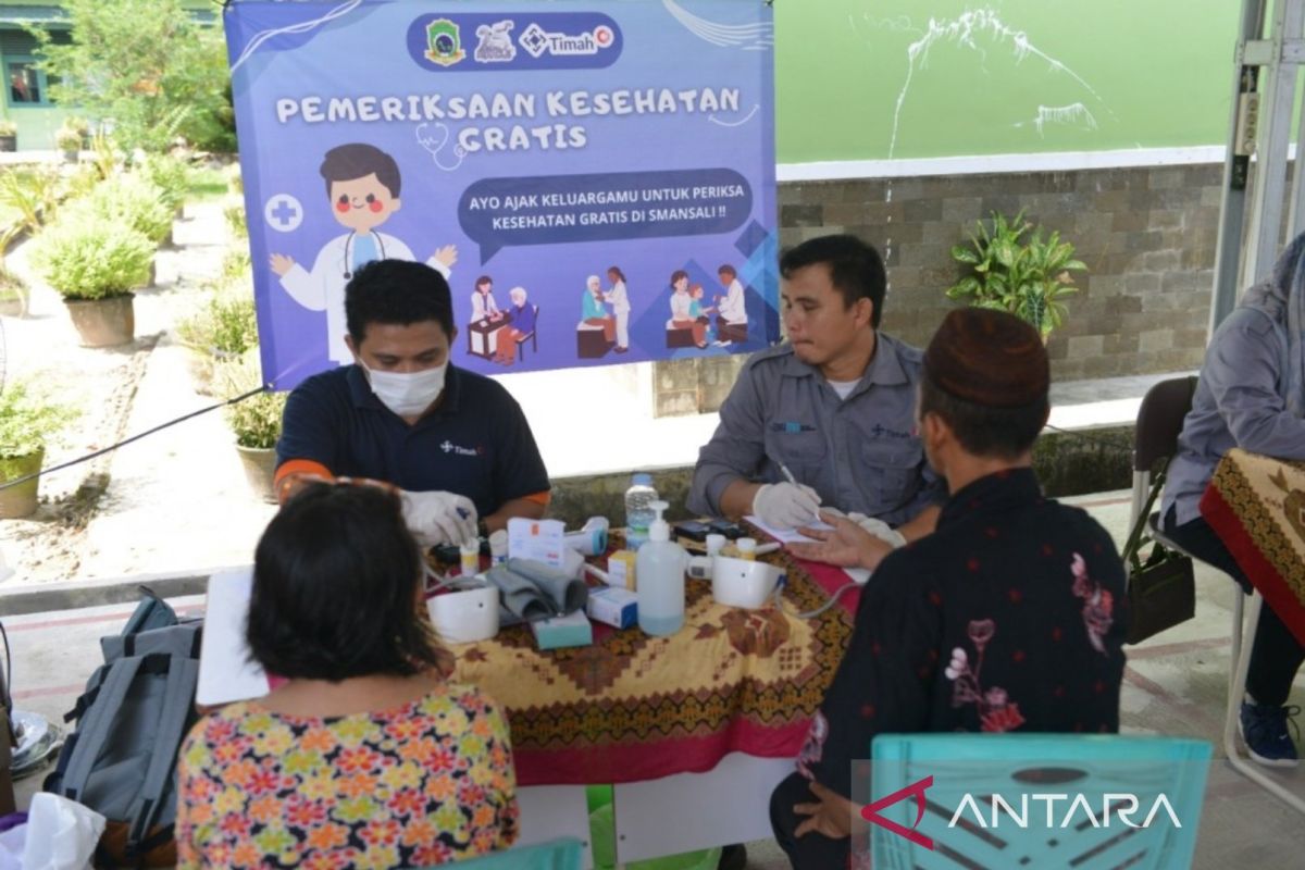 Meriahkan Milad SMAN 1 Pemali, Mobil Sehat PT Timah Tbk Layani Pemeriksaan Gratis untuk Warga Sekitar