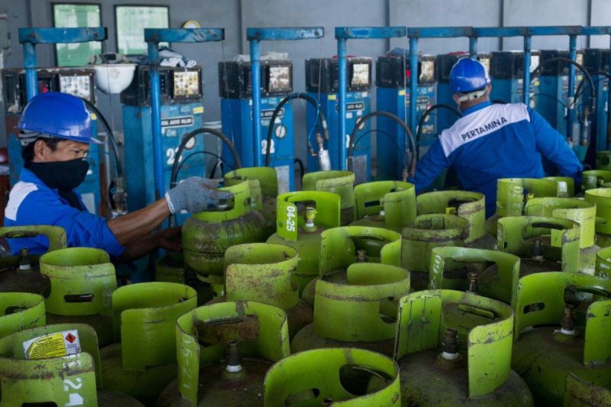 Pertamina provides additional 700 thousand three-kg gas canisters