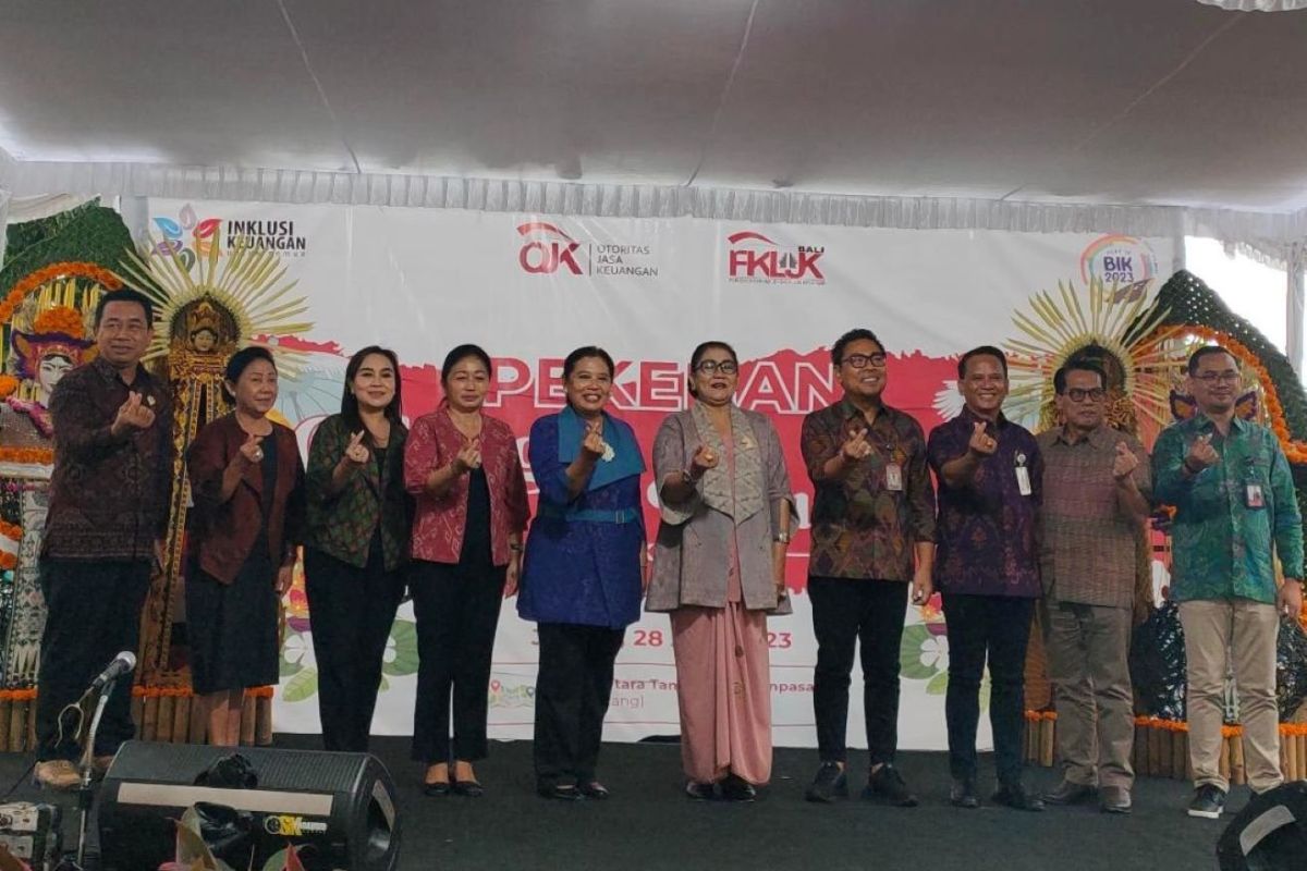 OJK dan FKLJK Bali manfaatkan Pekenan Galungan untuk edukasi keuangan