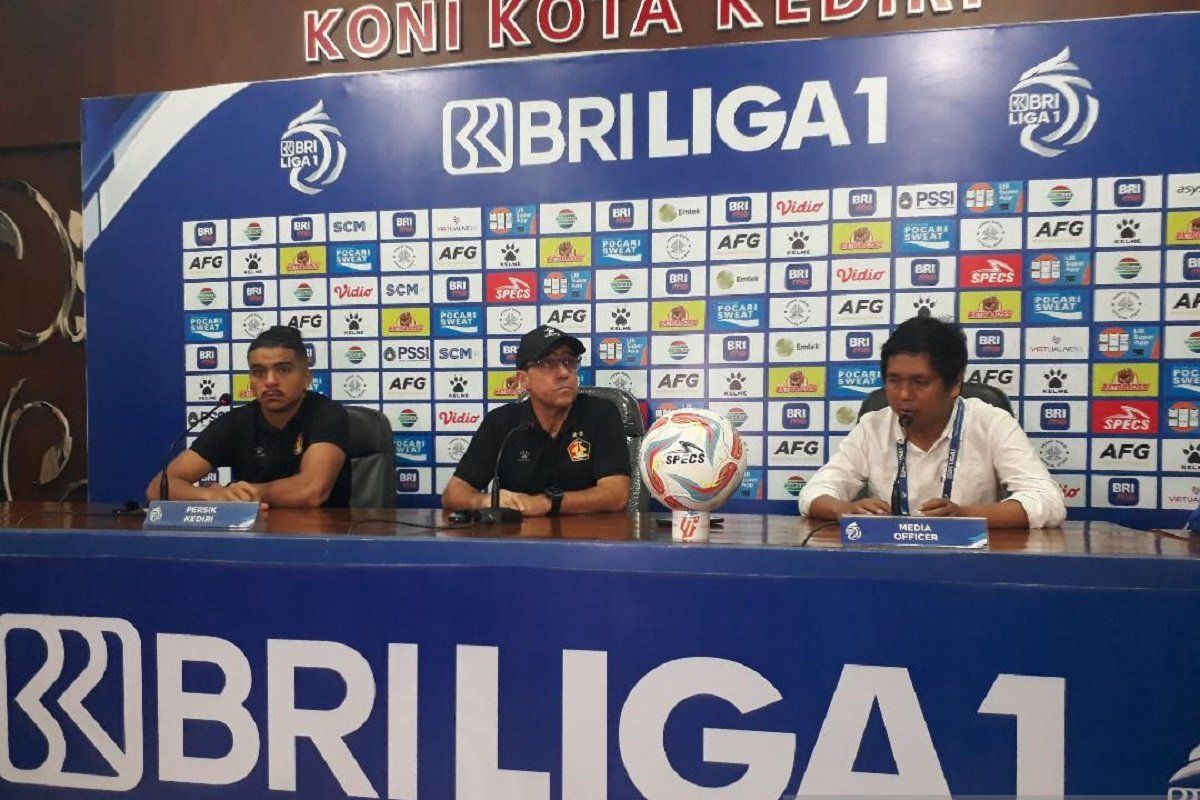Liga 1 Indonesia - Persib Bandung menang 2-1 di markas persik