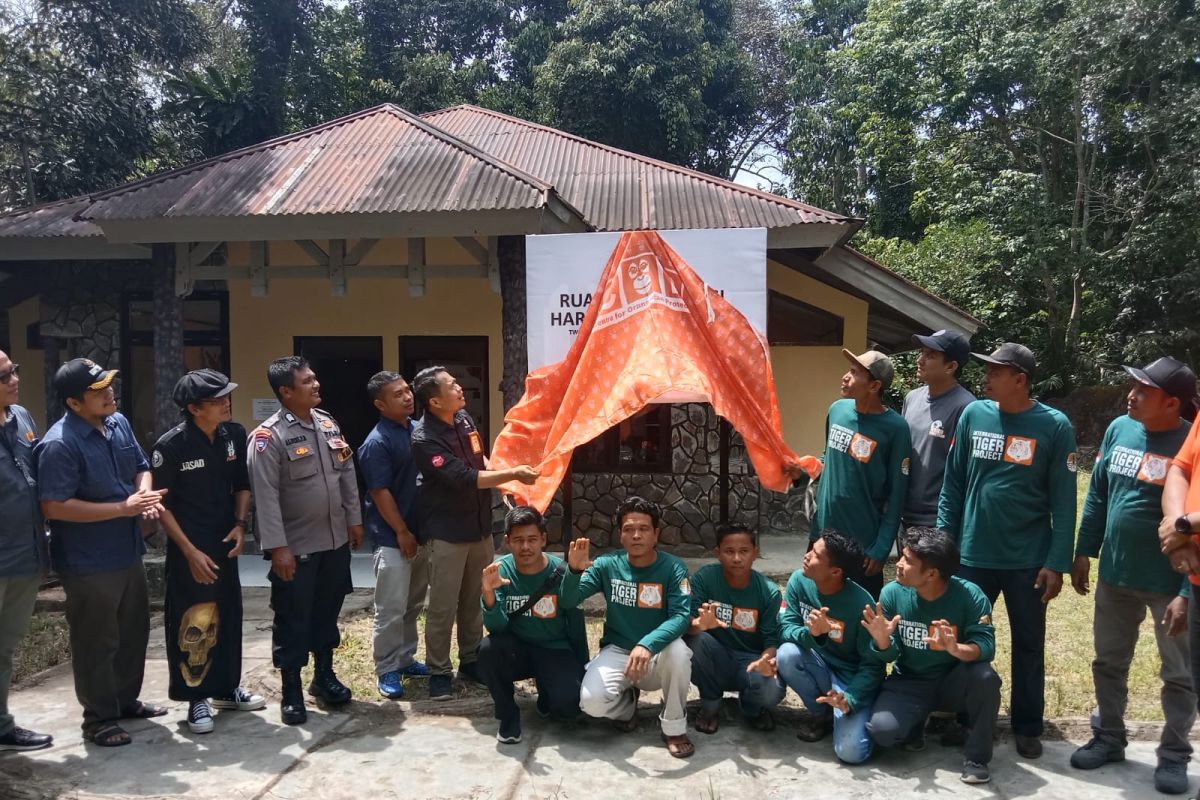 Ruang informasi harimau sumatera didirikan COP di Rimbo Panti Pasaman