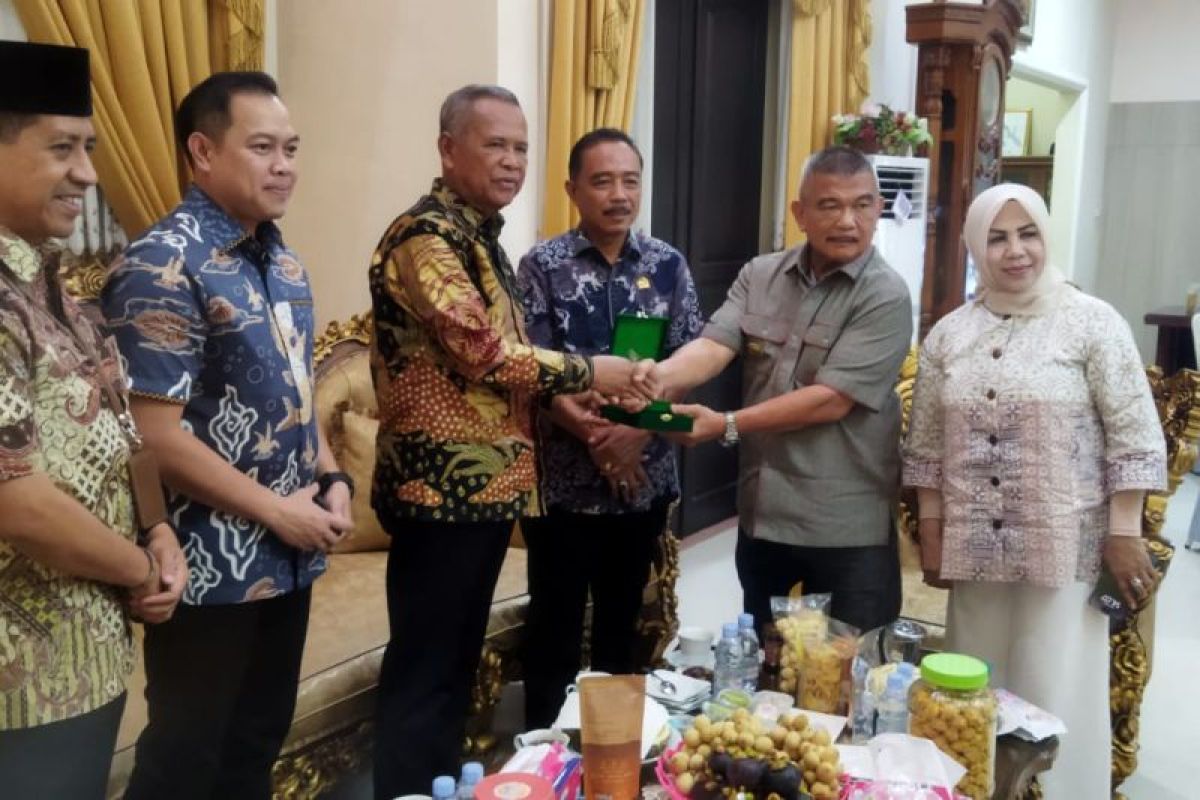 Bupati: Kunjungan Pemkab-Luwu di Parigi studi tiru pengembangan durian