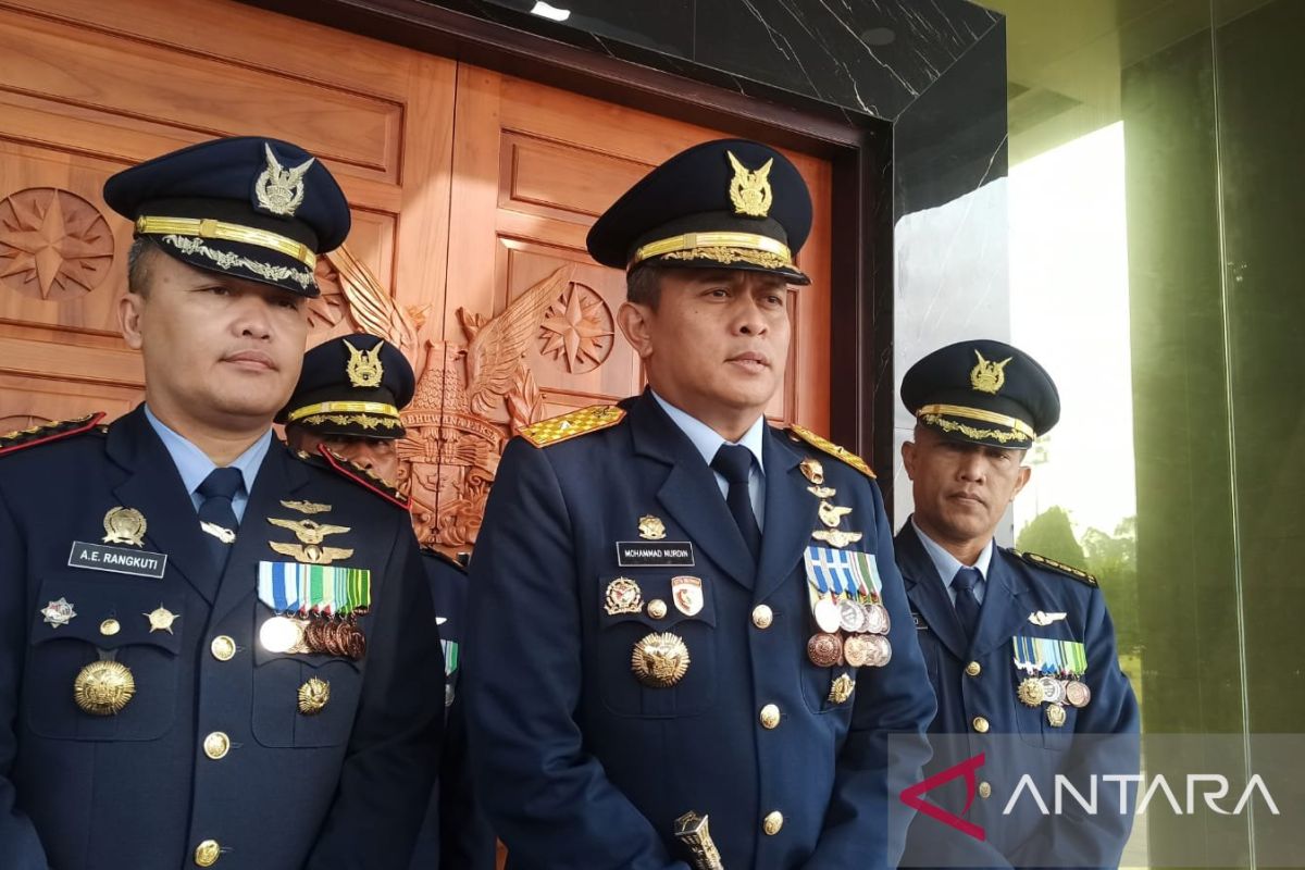 Enam helikopter disiagakan untuk patroli dan pemadaman karhutla di Riau