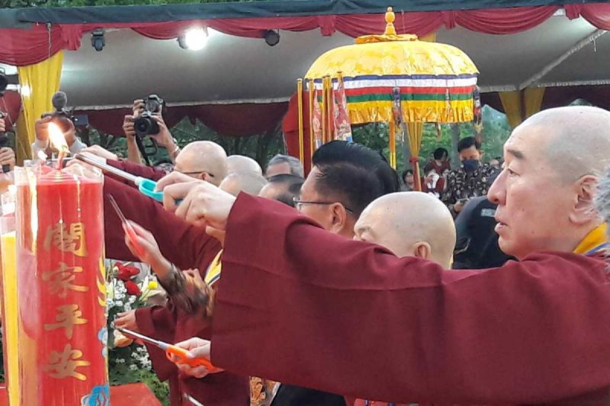Umat Buddha ikuti upacara Apihoma Tantrayana di Borobudur