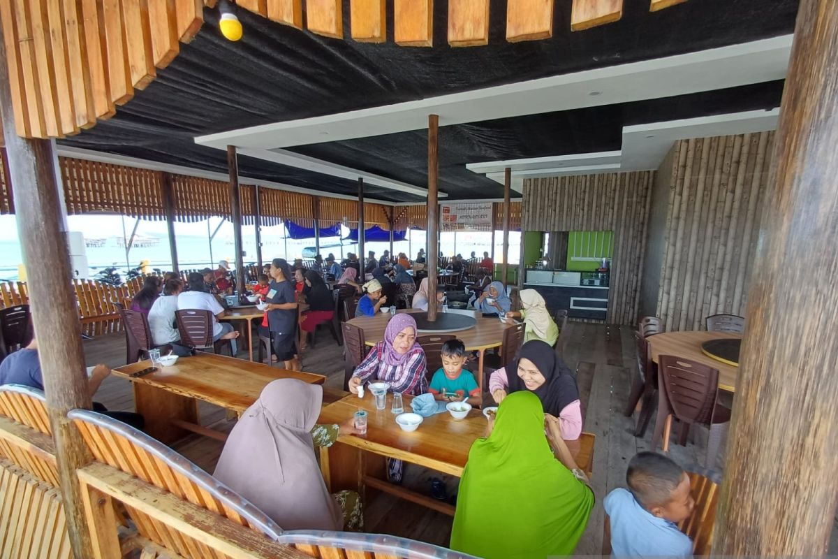 Melihat tradisi makan bersama bubur asyura di Kampung Bugis Tanjungpinang