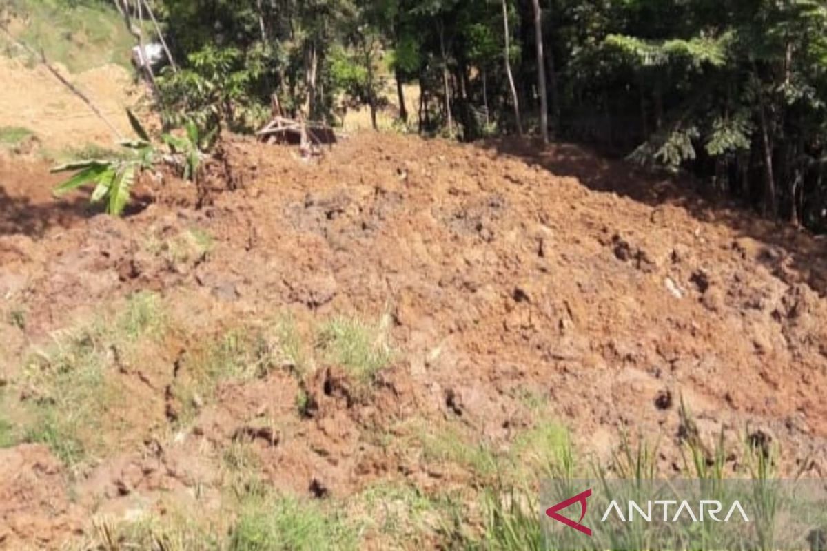 Satu warga hilang akibat longsor Cianjur belum ditemukan
